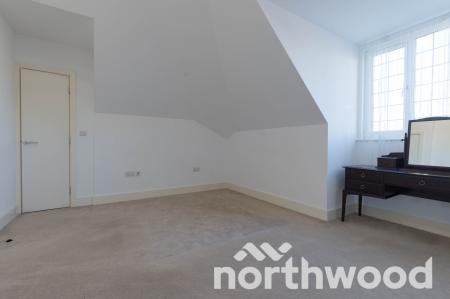 2 bedroom Flat for sale in Ruxley Lane, West Ewell, Epsom, KT19
