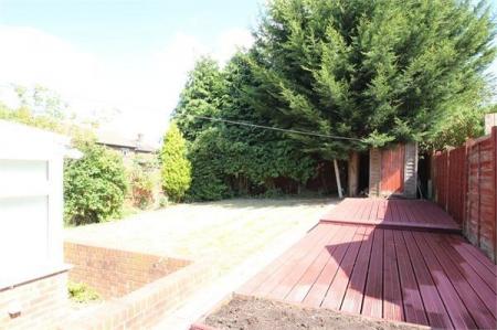 3 bedroom Semi-detached house to let in Dunmore, Guildford, GU2