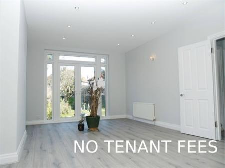 3 bedroom Detached house to let in Cuddington Avenue, Worcester Park, London, KT4