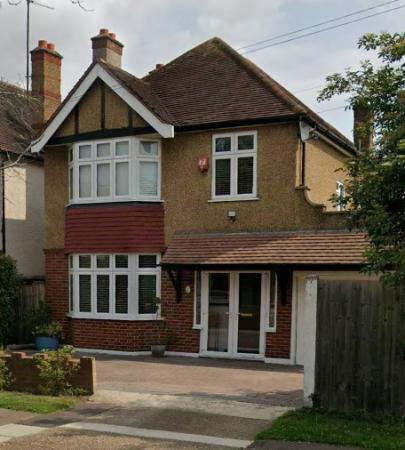 3 bedroom Detached house to let in Cuddington Avenue, Worcester Park, London, KT4