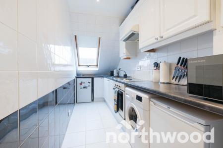 1 bedroom Flat for sale in Chessington Road, West Ewell, Epsom, KT19