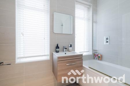 1 bedroom Flat for sale in Chessington Road, West Ewell, Epsom, KT19