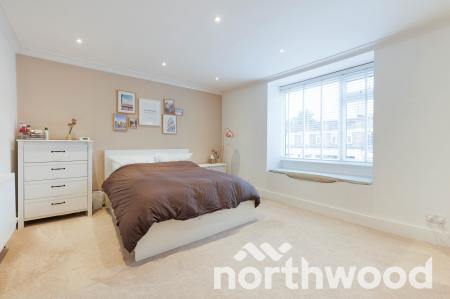 1 bedroom Flat for sale in Chessington Road, West Ewell, Epsom, KT19