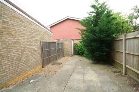 6 bedroom Terraced House to let in Howard Road, Surbiton, London, KT5