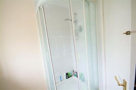 6 bedroom Terraced House to let in Howard Road, Surbiton, London, KT5