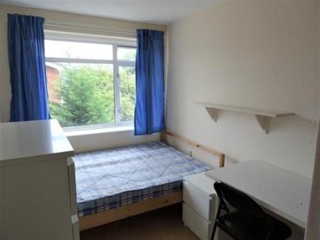 6 bedroom Terraced House to let in Howard Road, Surbiton, London, KT5