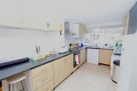 6 bedroom Terraced House to let in Howard Road, Surbiton, London, KT5