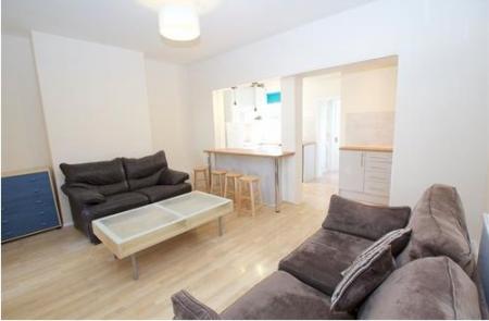 4 bedroom Terraced House to let in Kingston Road, New Malden, KT3