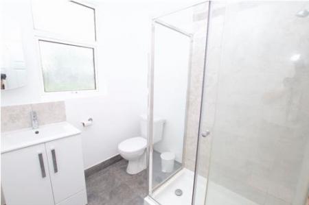 4 bedroom Terraced House to let in Kingston Road, New Malden, KT3