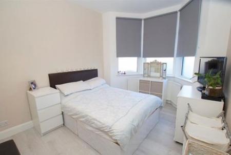 4 bedroom Terraced House to let in Kingston Road, New Malden, London, KT3