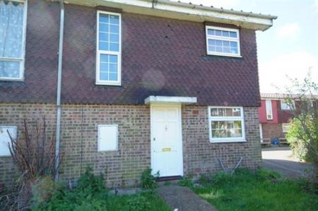 4 bedroom Semi-detached house to let in Smith Street, Surbiton, London, KT5