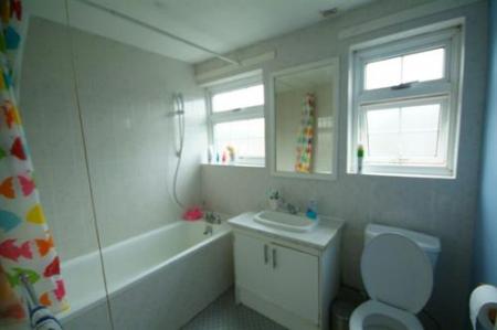 4 bedroom Semi-detached house to let in Smith Street, Surbiton, London, KT5