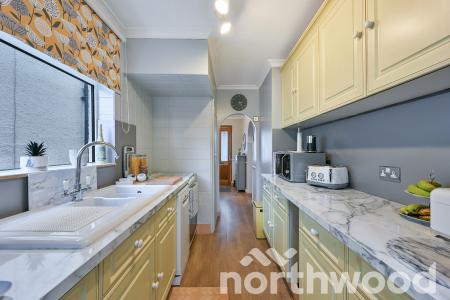 3 bedroom End of terrace house for sale in Danetree Road, Ewell, Epsom, KT19