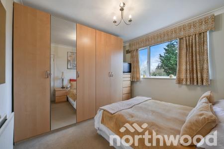 3 bedroom End of terrace house for sale in Danetree Road, Ewell, Epsom, KT19