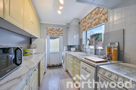 3 bedroom End of terrace house for sale in Danetree Road, Ewell, Epsom, KT19