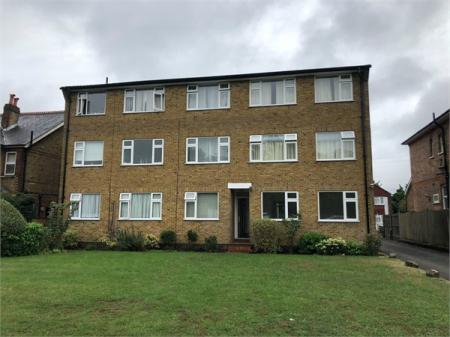 1 bedroom Flat to let in 29 Temple Road, Epsom, KT19