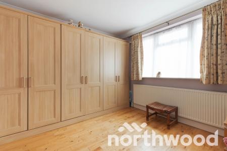 5 bedroom Semi-detached house for sale in Crosslands Road, West Ewell, Epsom, KT19