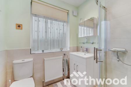 3 bedroom Terraced House for sale in Chessington Hill Park, Chessington, KT9