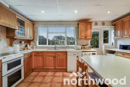 3 bedroom Terraced House for sale in Chessington Hill Park, Chessington, KT9