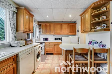 3 bedroom Terraced House for sale in Chessington Hill Park, Chessington, KT9