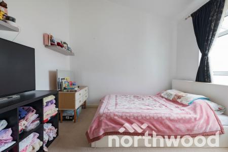 3 bedroom Terraced House for sale in Gainsborough Road, Epsom, KT19