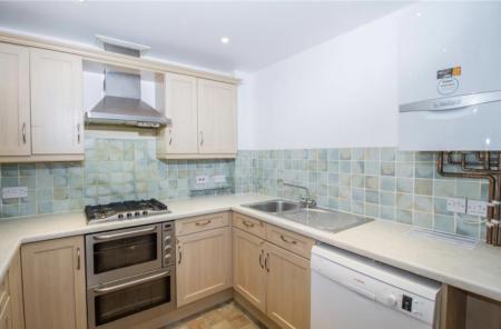 2 bedroom Flat to let in Chaucer Way, Wimbledon, SW19
