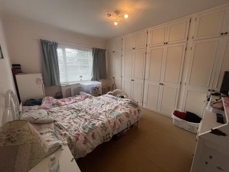 2 bedroom Maisonette to let in Grove Avenue, Sutton, SM1