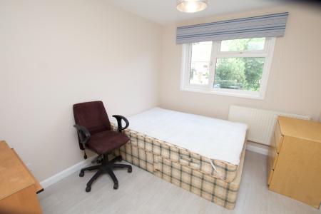 4 bedroom End of terrace house to let in Willingham Way, Kingston upon Thames, KT1