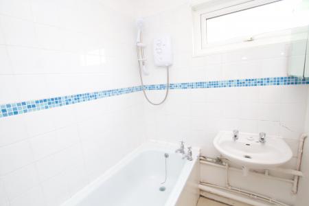 4 bedroom End of terrace house to let in Willingham Way, Kingston upon Thames, KT1