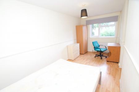 4 bedroom End of terrace house to let in Willingham Way, Kingston upon Thames, KT1