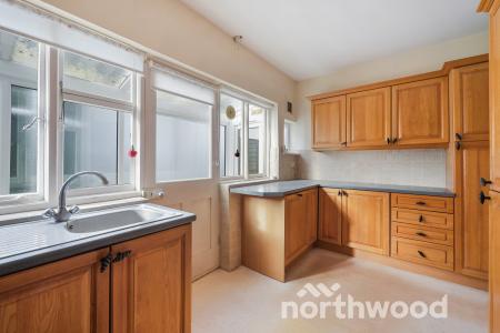 3 bedroom Detached bungalow for sale in Salisbury Road, Worcester Park, London, KT4