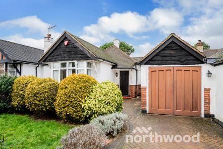 3 bedroom Detached bungalow for sale in Salisbury Road, Worcester Park, London, KT4