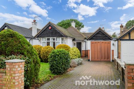 3 bedroom Detached bungalow for sale in Salisbury Road, Worcester Park, London, KT4