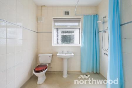 3 bedroom Detached bungalow for sale in Salisbury Road, Worcester Park, London, KT4