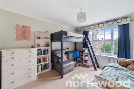 4 bedroom Terraced House for sale in Highridge Close, Epsom, KT18