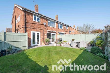 2 bedroom Maisonette for sale in Nightingale Drive, West Ewell, Epsom, KT19