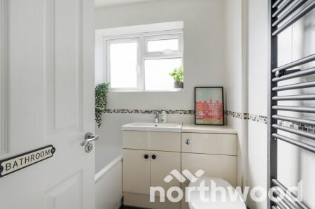 2 bedroom Maisonette for sale in Nightingale Drive, West Ewell, Epsom, KT19