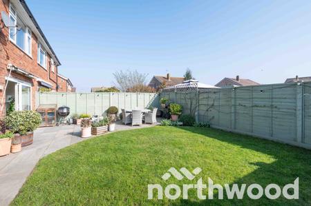 2 bedroom Maisonette for sale in Nightingale Drive, West Ewell, Epsom, KT19