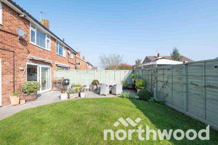 2 bedroom Maisonette for sale in Nightingale Drive, West Ewell, Epsom, KT19