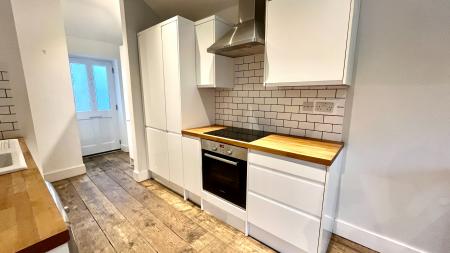 Kingston Road, Leatherhead, KT22