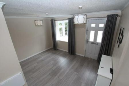 1 bedroom Semi-detached house to let in Elm Road, New Malden, London, KT3
