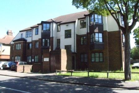 1 bedroom Flat to let in Lewis Road, Sutton, SM1