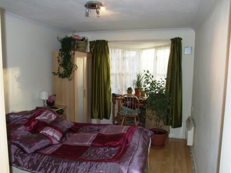 1 bedroom Flat to let in Lewis Road, Sutton, SM1