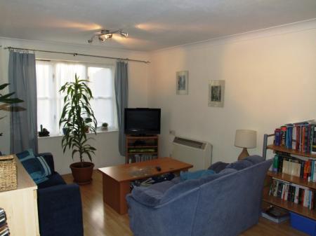 1 bedroom Flat to let in Lewis Road, Sutton, SM1