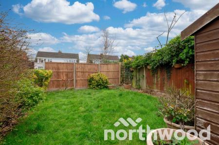 2 bedroom Maisonette for sale in Larkspur Way, West Ewell, Epsom, KT19