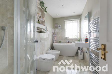 3 bedroom Town house for sale in Farriers Road, Epsom, KT17