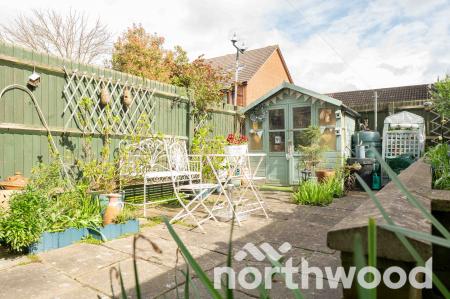 3 bedroom Town house for sale in Farriers Road, Epsom, KT17