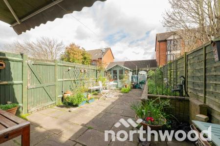 3 bedroom Town house for sale in Farriers Road, Epsom, KT17