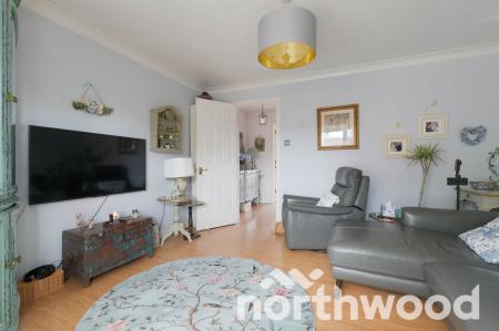 3 bedroom Town house for sale in Farriers Road, Epsom, KT17