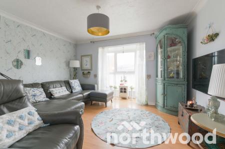 3 bedroom Town house for sale in Farriers Road, Epsom, KT17